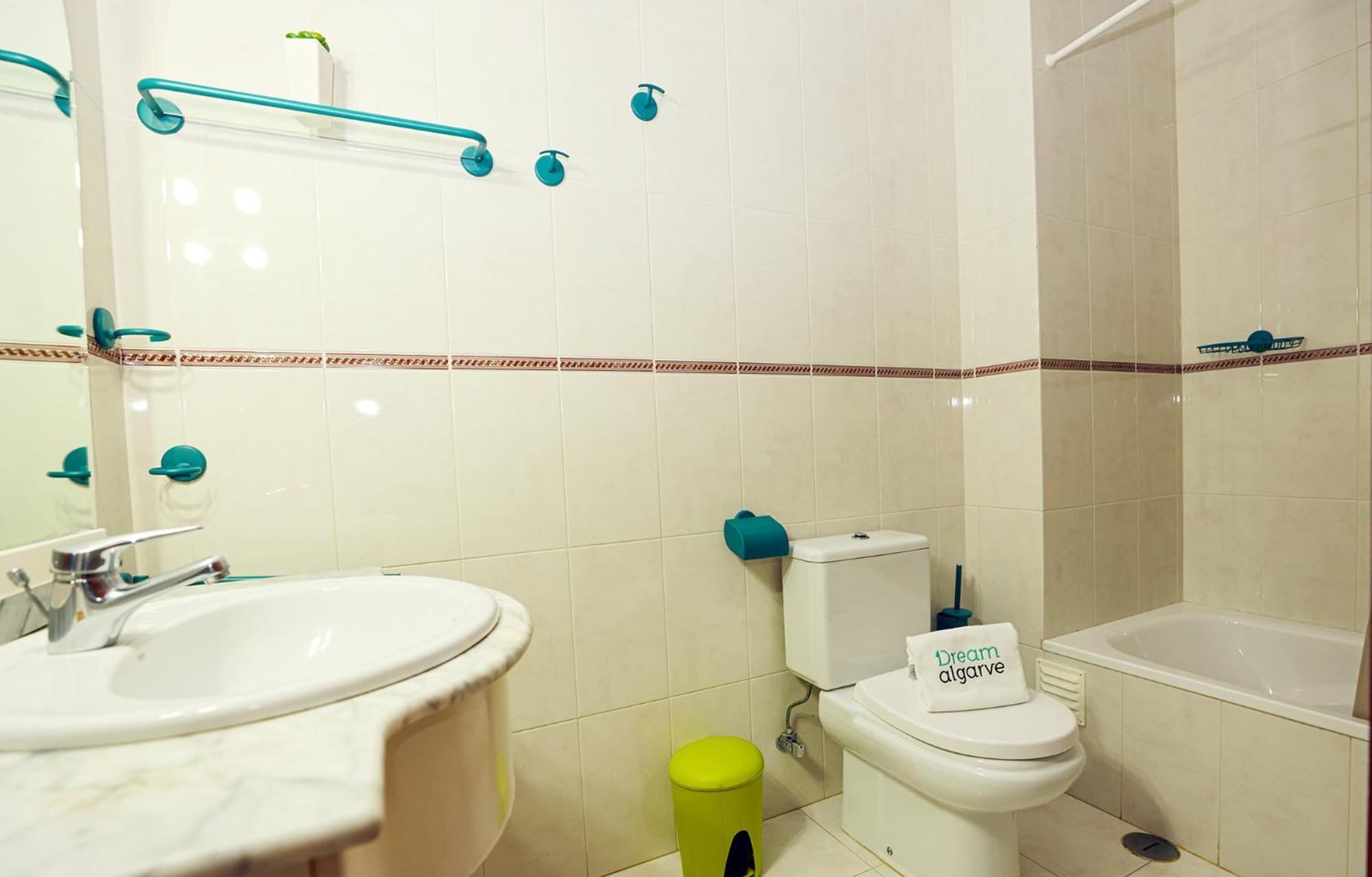 P - Meia-Praia Seaview Guesthouse Lagos Exterior photo